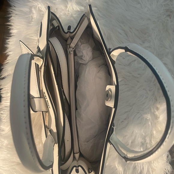 Nine West Beautiful White Leather Handbag with a long shoulder strap Brand New - Picture 14 of 16